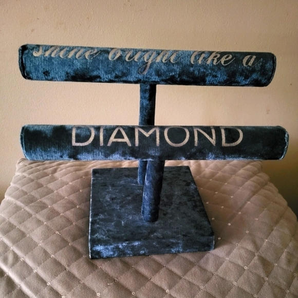 Large Sapphire Blue Jewery holder💍Shine Bright Like a Diamond💎 - Picture 4 of 4